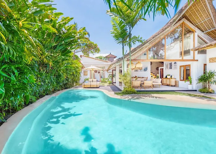Indigo - 5-bdr With Huge Pool And Garden Villa
