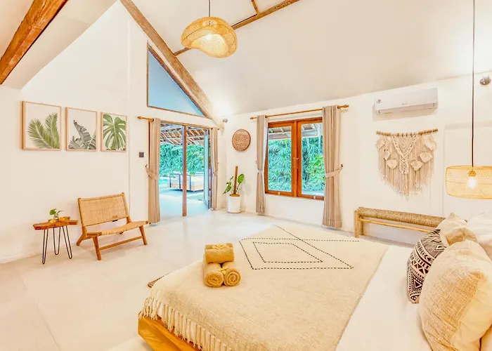 Villa Indigo - 5-bdr With Huge Pool And Garden *