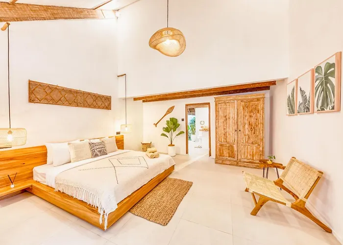 Indigo - 5-bdr With Huge Pool And Garden スミニャック