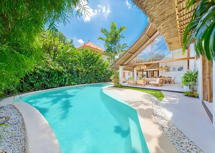 Indigo - 5-bdr With Huge Pool And Garden Villa