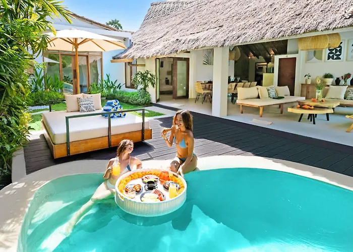 Villa Indigo - 5-bdr With Huge Pool And Garden Seminyak
