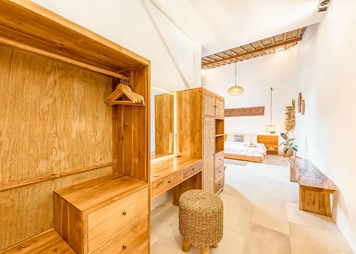 Indigo - 5-bdr With Huge Pool And Garden