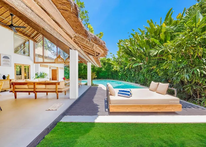 Indigo - 5-bdr With Huge Pool And Garden Seminyak