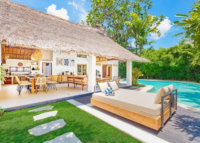 Indigo - 5-bdr With Huge Pool And Garden Villa Seminyak