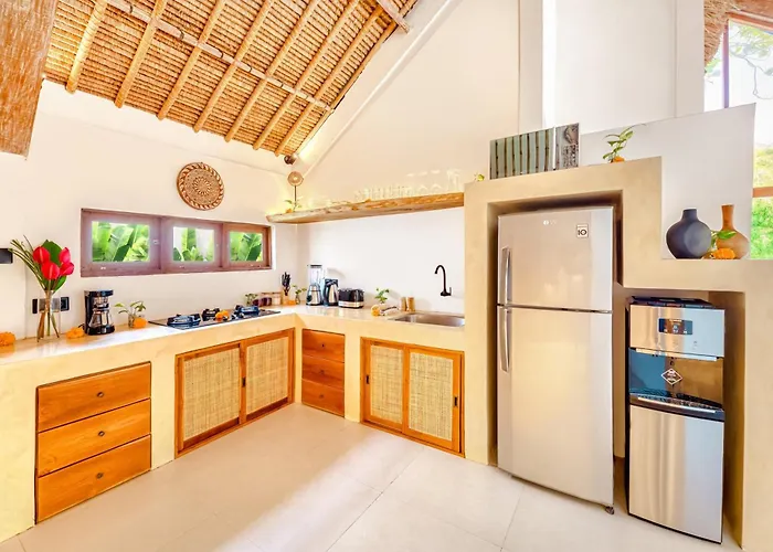 Indigo - 5-bdr With Huge Pool And Garden Villa