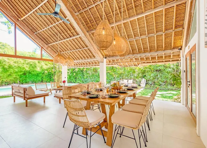 Indigo - 5-bdr With Huge Pool And Garden Villa *